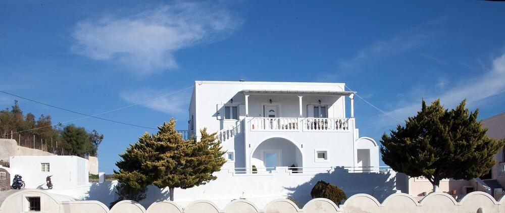 Отель Evas House Тира Экстерьер фото